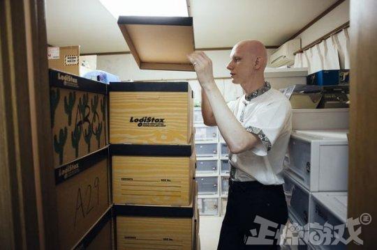 真正的土豪玩家!收藏超2万款游戏创世界纪录,花2天才清点完毕