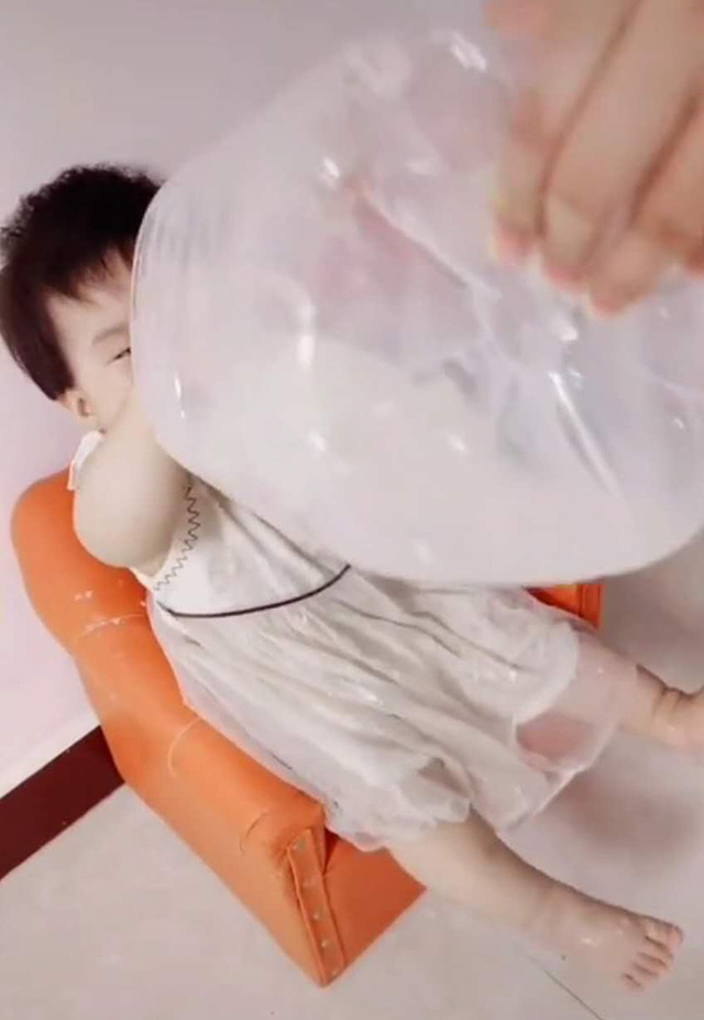 爸爸不小心把宝宝奶瓶摔碎了,宝宝奶瓶摔碎了怎么应急