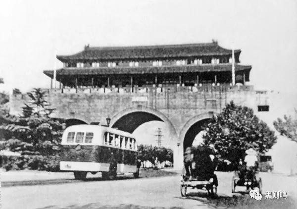 南京相隔百年的照片,南京城景对比图