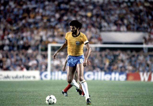 巴西足球三剑客之一苏格拉底,苏格拉底巴西球星