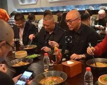 黄磊退出与孟非合开的公司,黄磊孟非火锅店现状