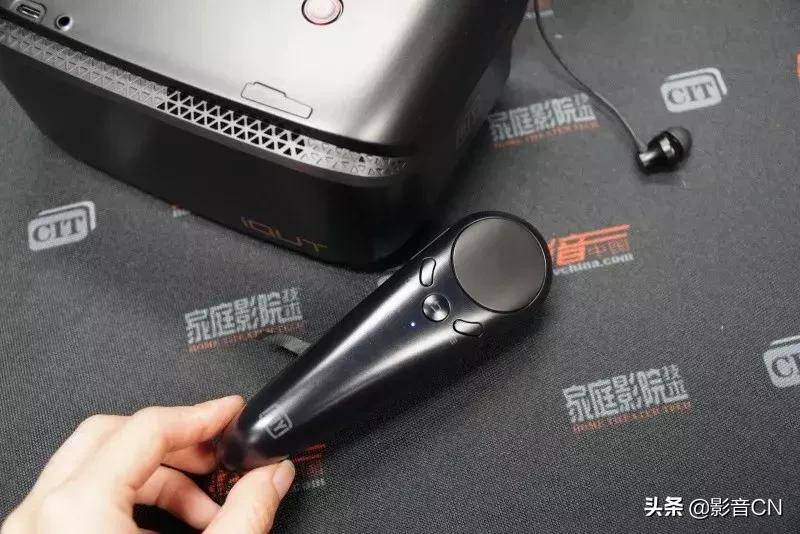 爱奇艺奇遇2代VR一体机：在家也能享受的虚拟巨幕影厅