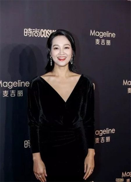 朱丹粉底液是什么颜色 (朱丹空气持妆粉底液)