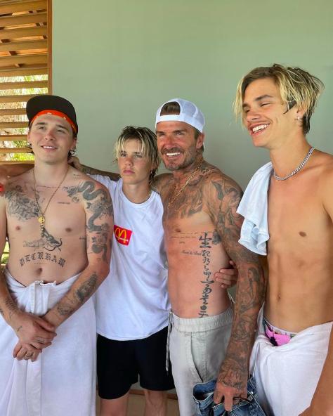 小贝的足球业后继无人！大布带三弟赤裸登刊，克鲁兹八块腹肌贼棒