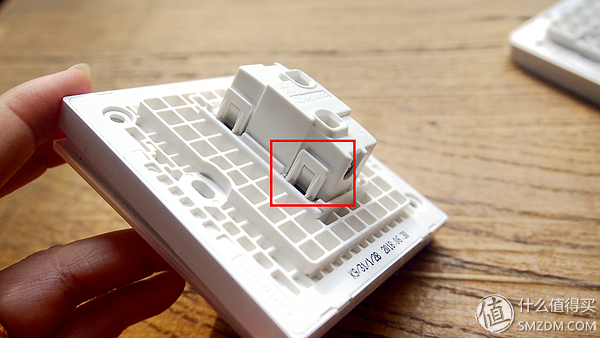 无边框开关插座,无边框开关插座拆解