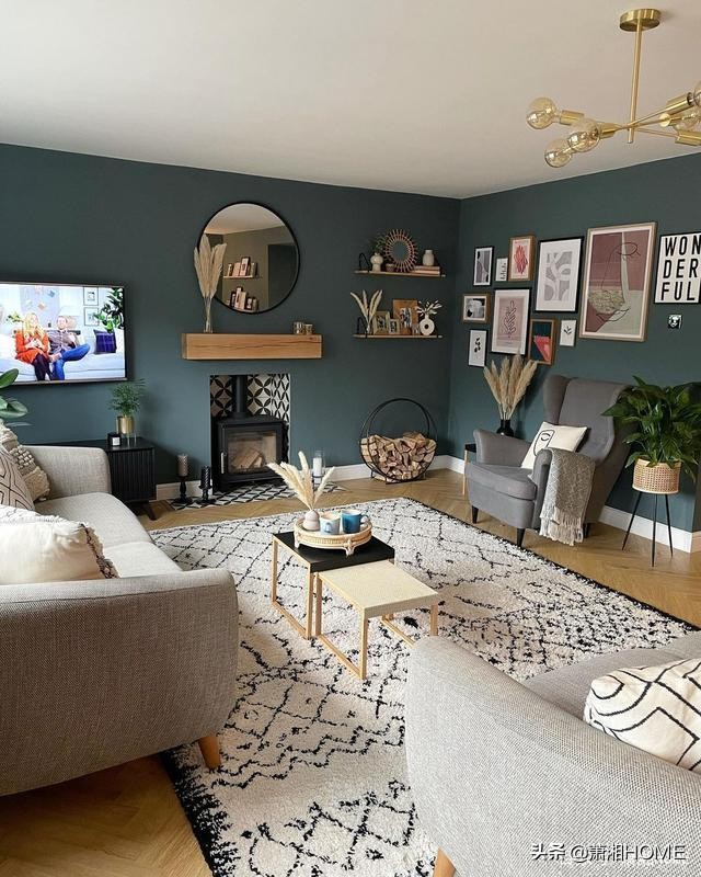 她家极简装修,镜子贴墙上轻奢女孩房间