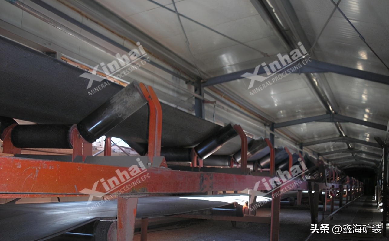 输送机输送带跑偏是怎么回事,3节输送带皮带怎么不跑偏