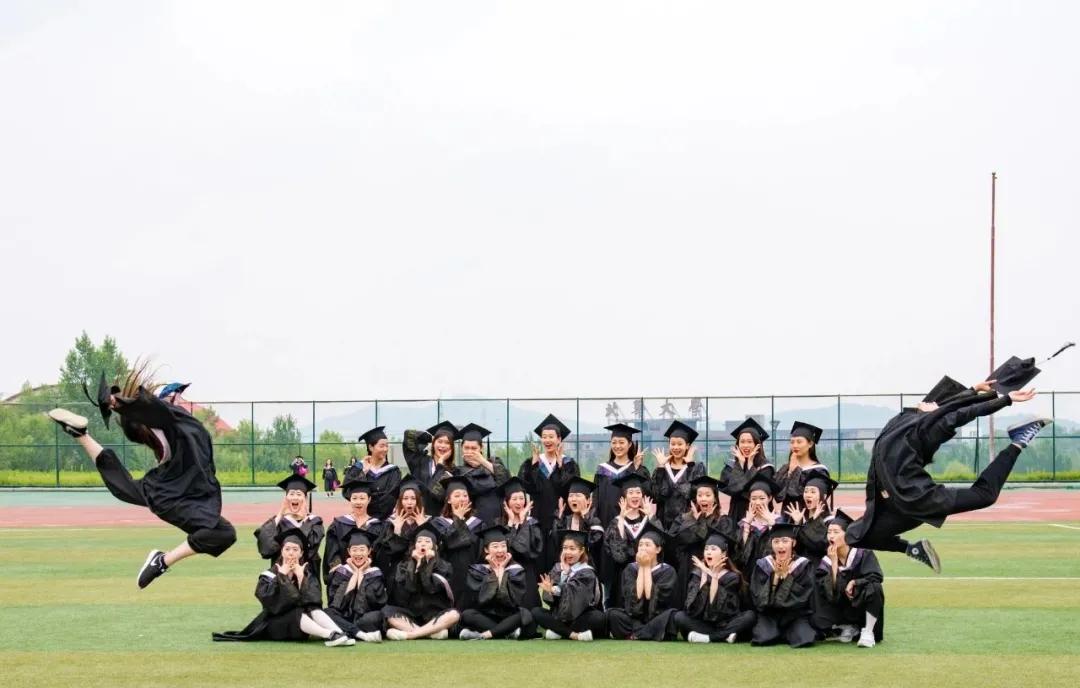 初中生读技校选哪个地方前景好,中考生是报职高好还是技校好