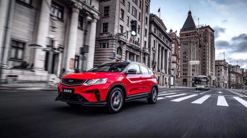 怎样给爱车去污打蜡,如何正确给自己的爱车打蜡呢