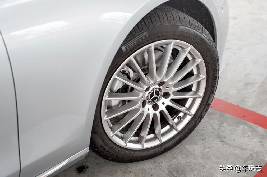 奔驰e级e200功能,2019款奔驰e级e200l运动型