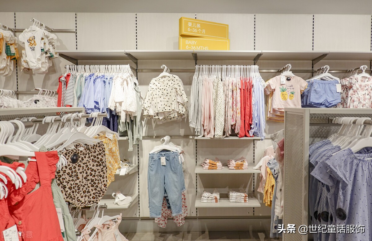 服装店夏季清仓时间,服装店换季清仓打折