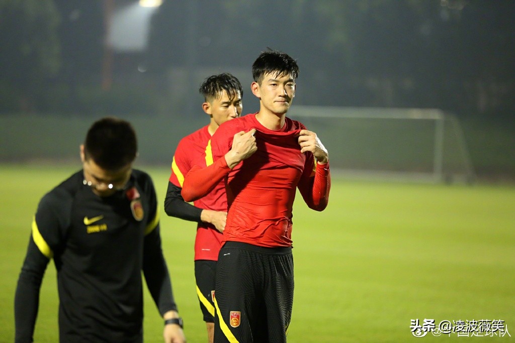 武磊洛国富拥抱,武磊闪耀世预赛国足进攻火力全开