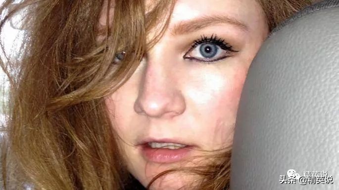 把纽约上流圈骗得团团转，轰动全球的90后假名媛获释…