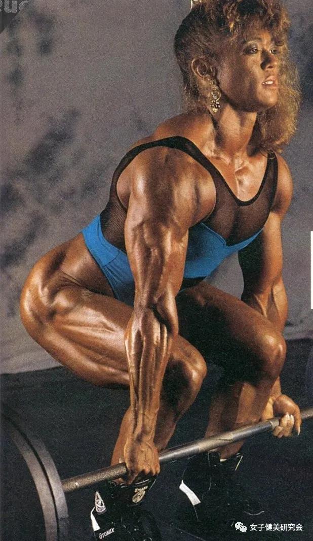 科普女生的身体方面,科普女生马甲线和男生腹肌