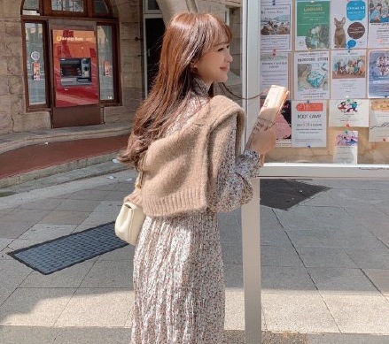 怎么搭都好看！教你碎花裙穿搭的正确模式