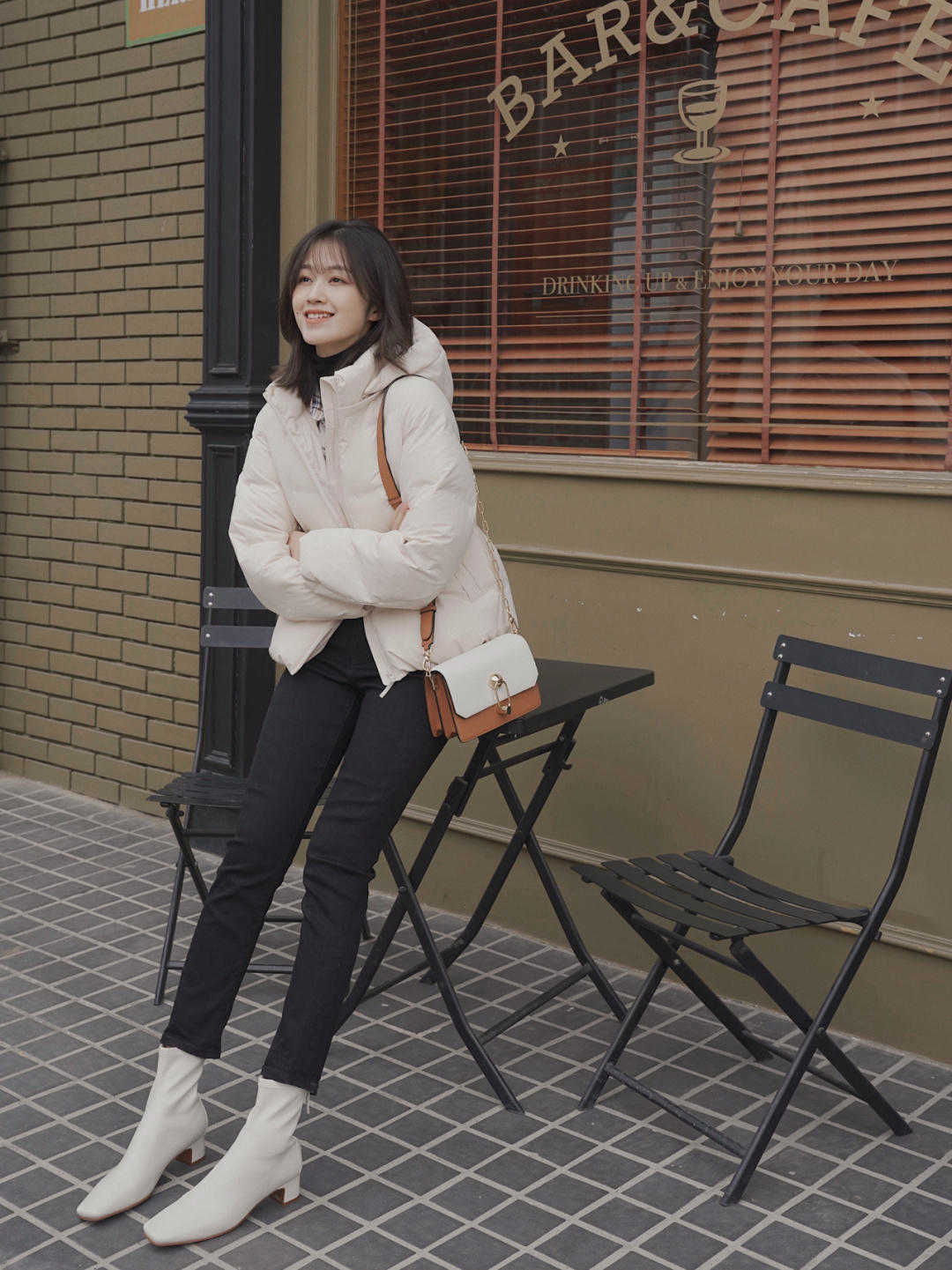 羽绒服加绒裤有哪些穿搭要点,冬季毛呢裤怎么搭配羽绒服