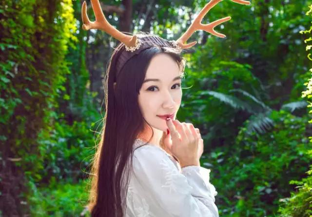 化妆隐形毛孔用在哪一步比较好,隐形毛孔妆前乳怎么涂视频教程