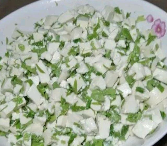 香椿芽的四大经典做法,当下季节最美味美食香椿芽