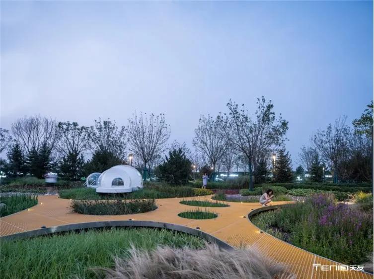 湖面之上的光影盒子——雅居乐·滨河雅郡/天友设计