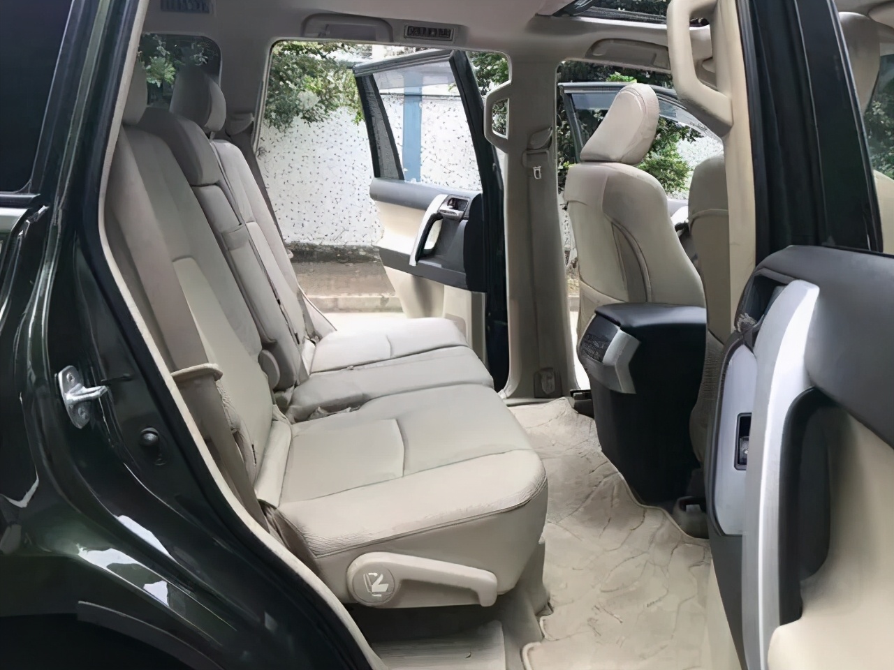 丰田霸道的越野性能有多强,丰田霸道4000真实的越野性能场景