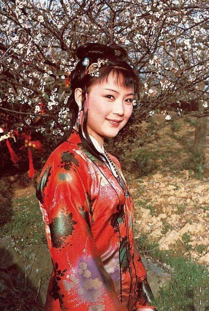 史湘云的最佳诗句,史湘云螃蟹宴的菊花诗