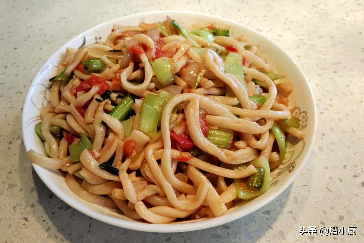 教你做好吃的炒面，方法简单，只要把握这一步，面Q弹味道鲜美