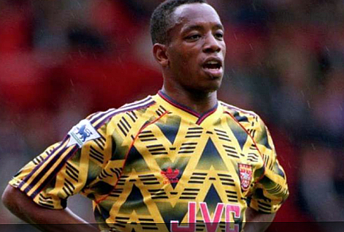 巴萨足球队服,巴萨皇马国家德比球衣