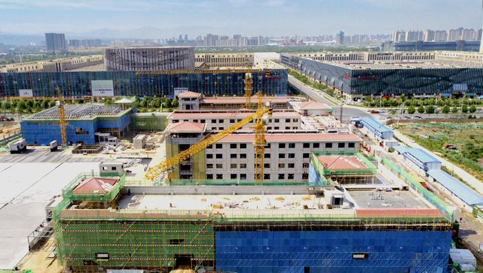 48个教学班，可容纳学生2160名陕师大陆港小学6月底交工特色部室一应俱全