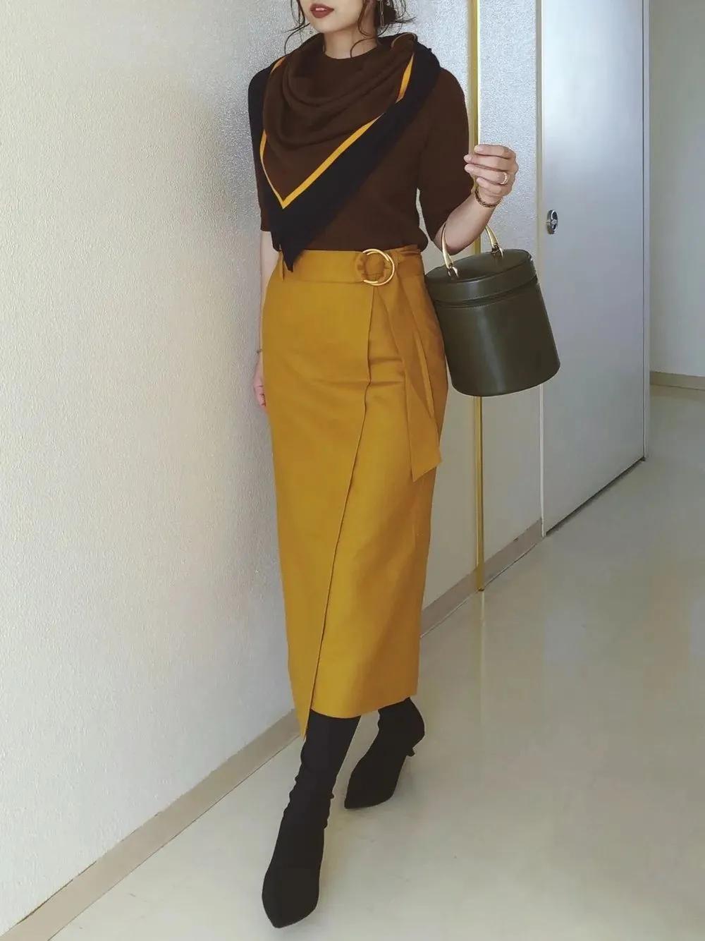 一条丝巾穿搭创意,一看就会的超简单丝巾时髦搭配