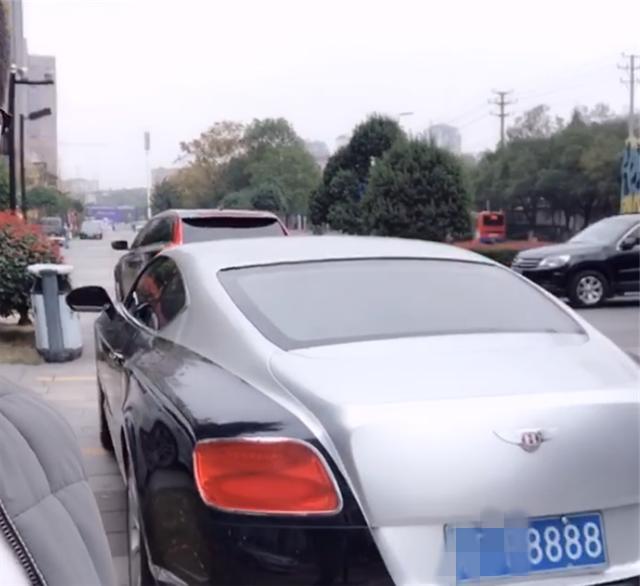 丰田埃尔法最牛车牌,街头顶级豪车布加迪