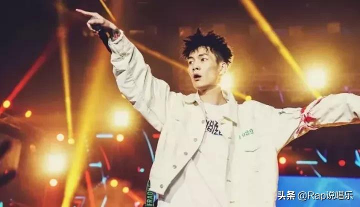 ​意外！因拉黑微博评论，贝贝遭diss“你在跪舔KrisWu”