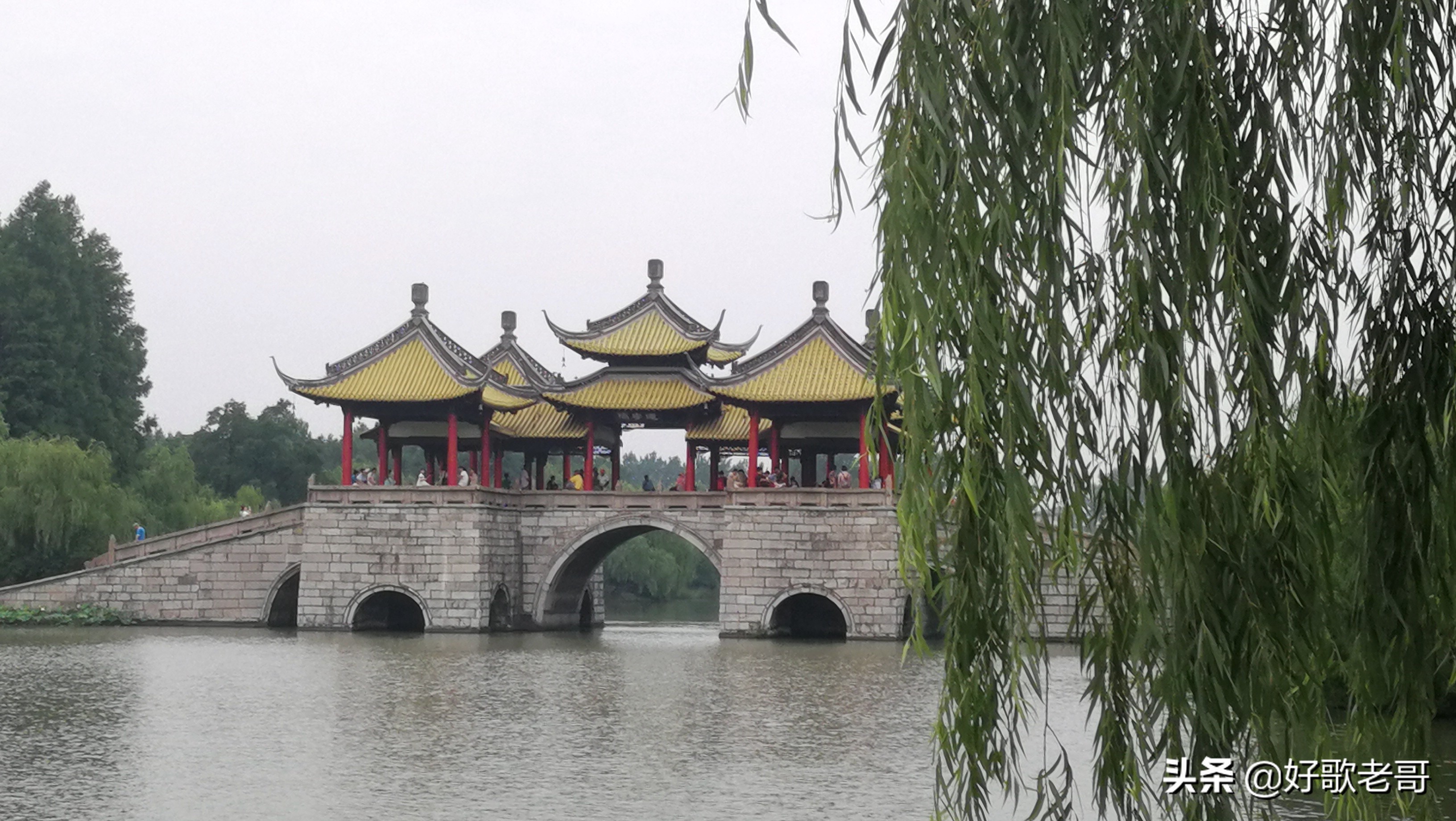 十里湖光,清澄缥碧,花木扶疏,连绵滴翠…瘦西湖游记