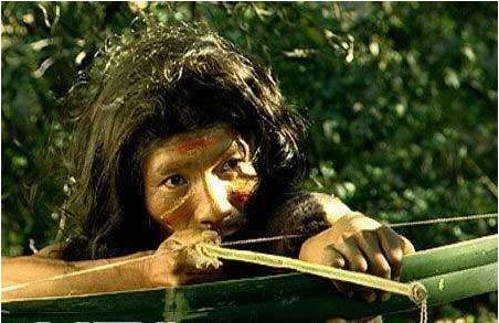 人类的祖先是怎样生活的60字,人类祖先最早发明的房子