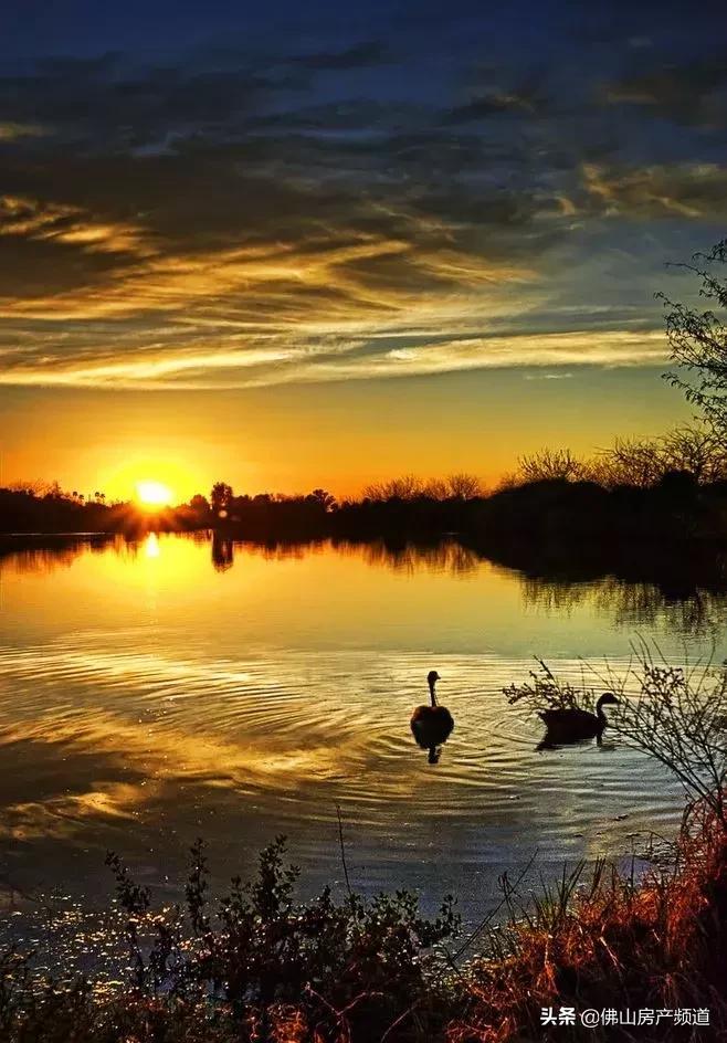 天边飘过故乡的云下句诗词,天边飘过故乡的云女声完整