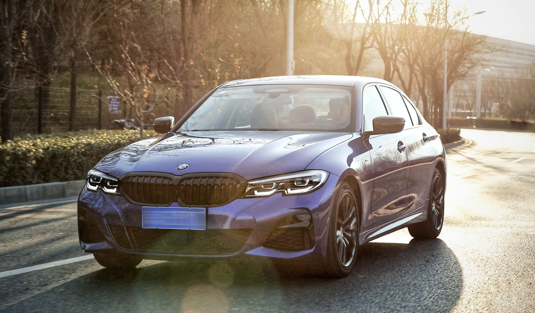 万变不离其宗试驾宝马330lixdrive,宝马330ixdrive曜夜m运动版试驾