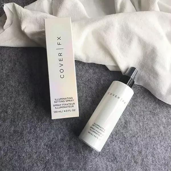 夏天出门斑驳脱妆怎么办,夏天出门粉底脱妆严重怎么救