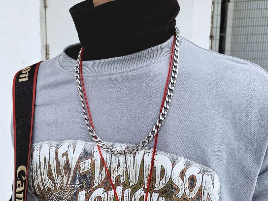 就想问问大家，“亚逼”怎么你了