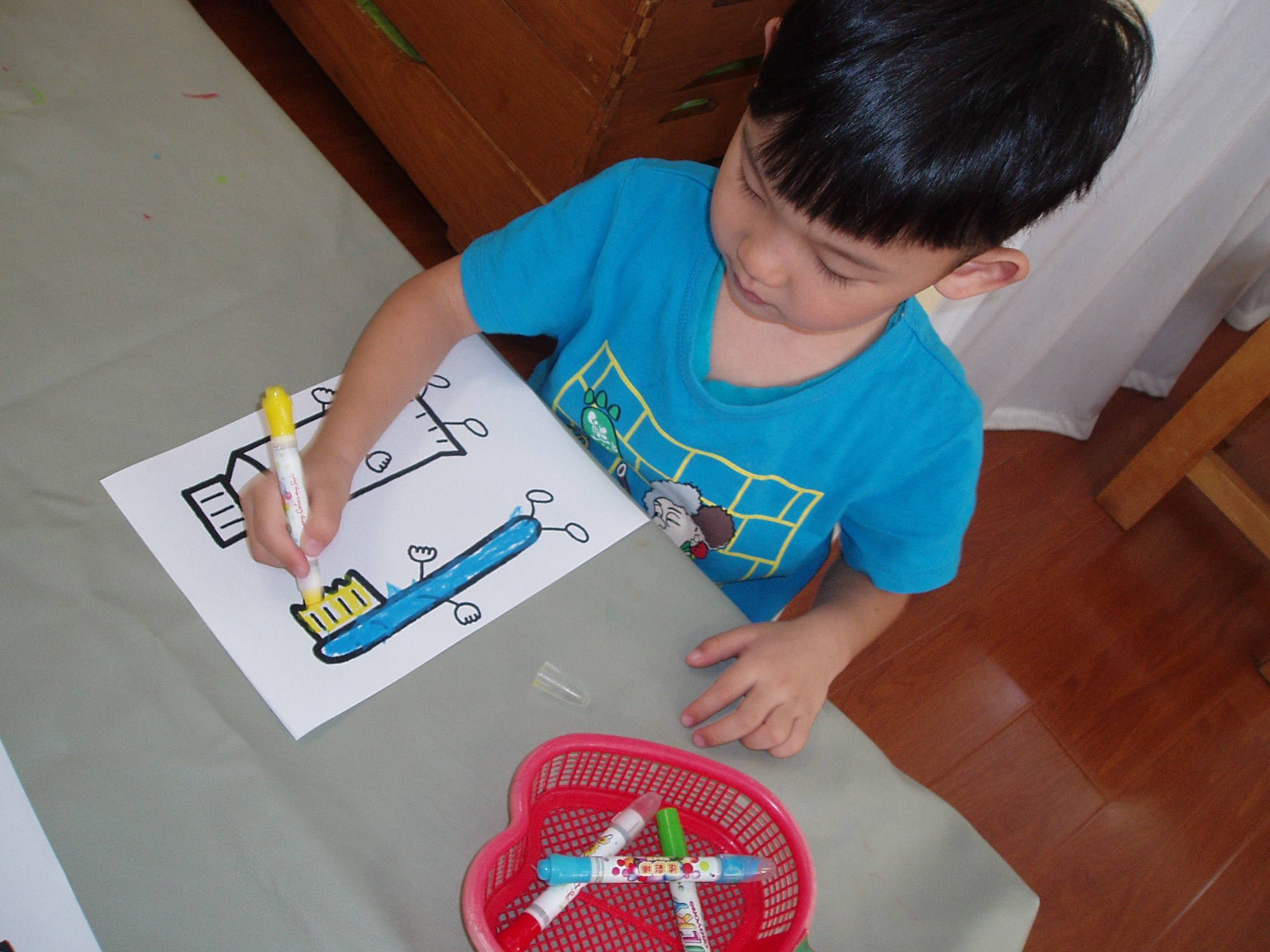 儿科医生：又一宝宝误食化妆品，致过敏！（附：误食处理方法）