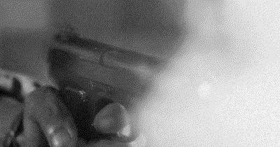 家暴谋杀却逍遥法外，先天畸形反而助长“龙虾男孩”的邪恶