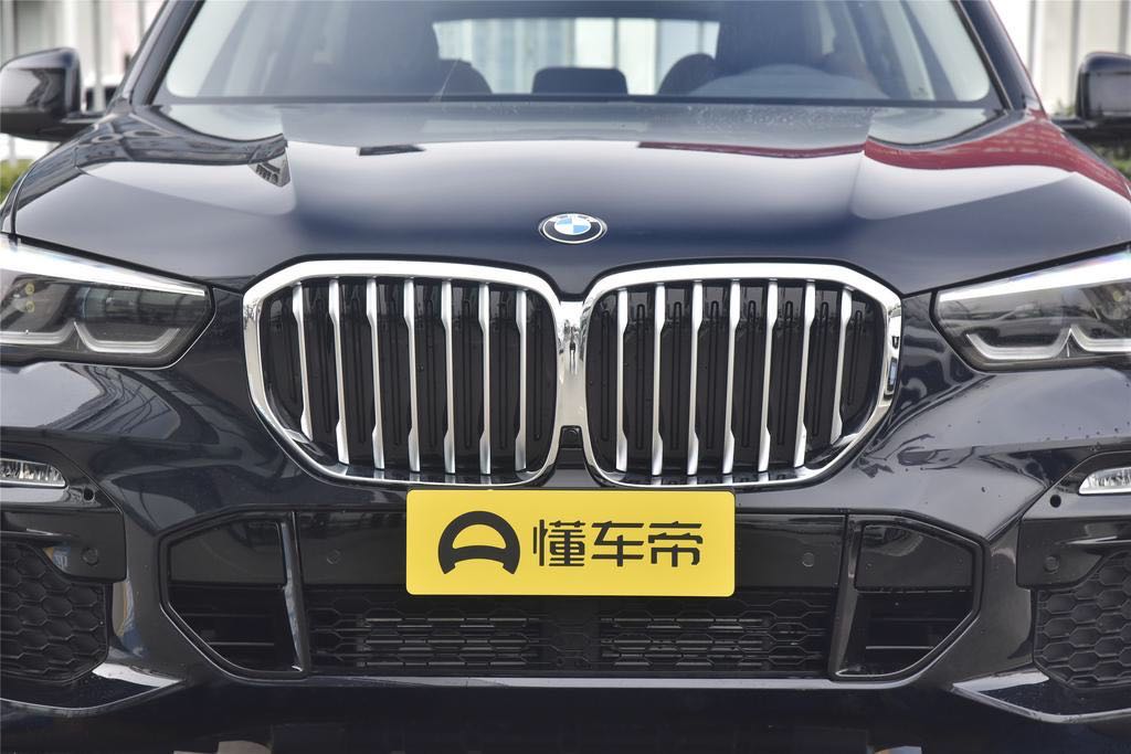 宝马x5试驾油耗,宝马x5最高配的七座碳蓝黑试驾