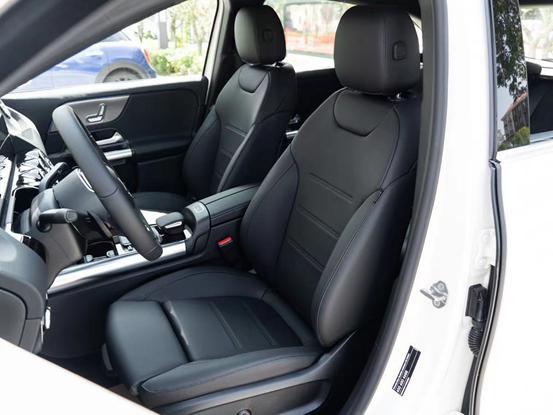 20款奔驰gla200动感型,2018款奔驰gla200时尚和动感区别