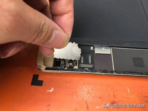 ipadair2屏幕有点触摸不灵,ipadair2不触摸屏幕失灵维修