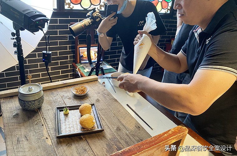 小生意赚大钱，品深告诉你怎么全案设计开一家持续赚钱的甜品店？