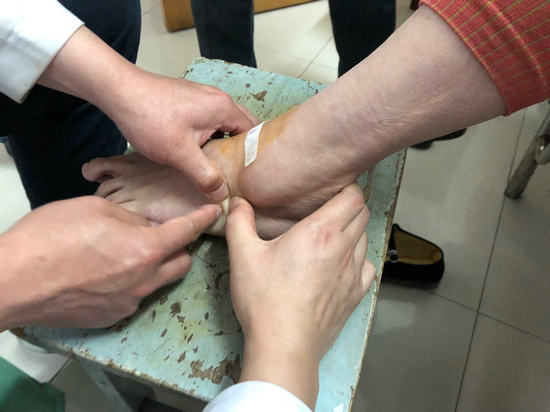 脚踝关节炎痛的站不起来怎么办,脚踝关节炎能不能治疗好