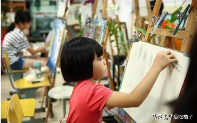 如何正确理性给孩子选择兴趣班,家长培养孩子兴趣的误区有哪些