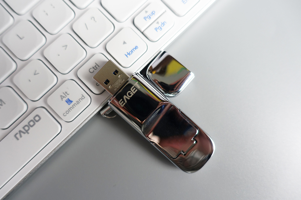 忆捷固态u盘实测,忆捷固态u盘和普通u盘