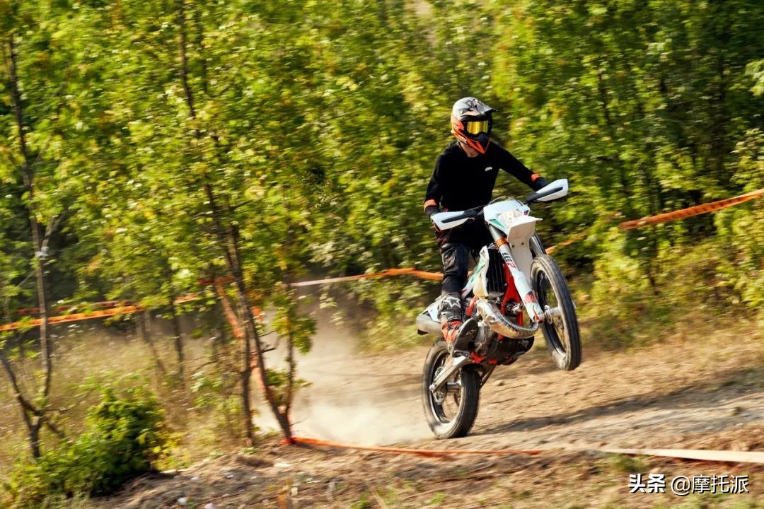 不到1万的ktm,ktm300硬耐力