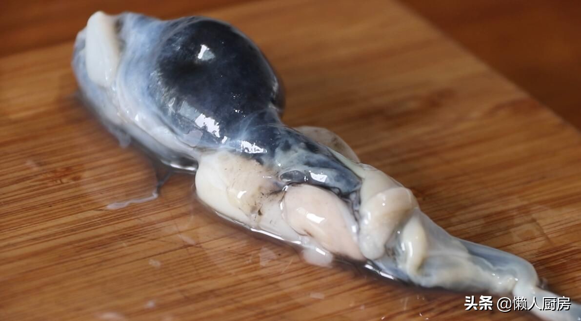 大墨鱼整个红烧,墨鱼水饺墨鱼和肉的比例