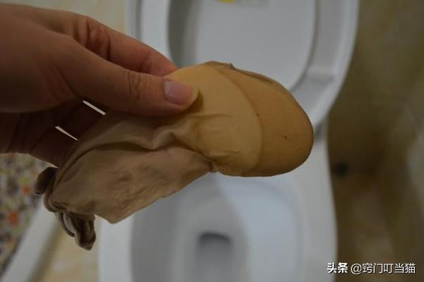 马桶里放香皂好不好,家庭小妙招马桶放香皂