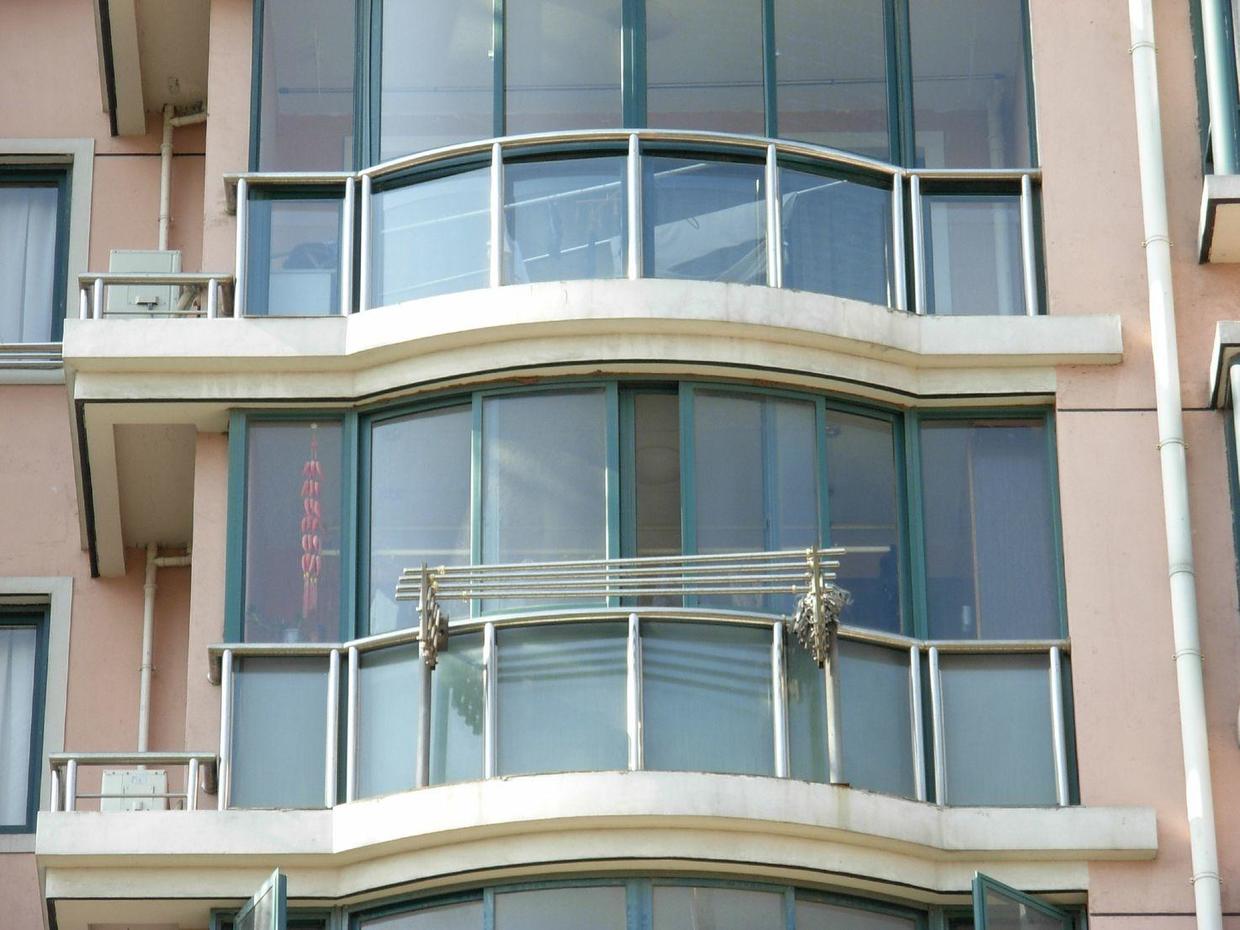 铝合金好还是塑钢门窗好,铝合金门窗和塑钢门窗怎么区别